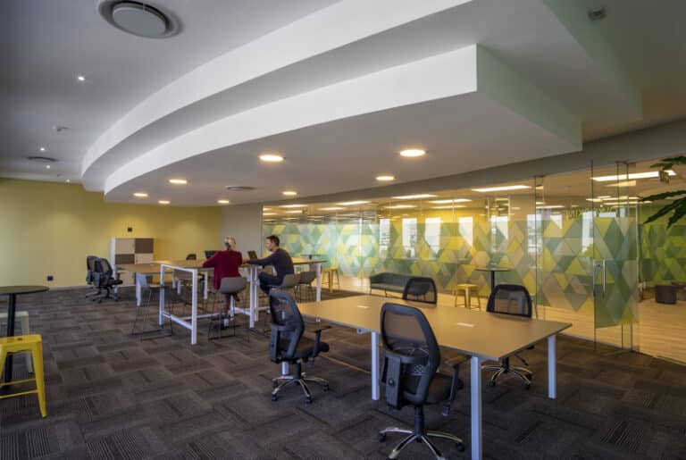 Which is better? Co-working Spaces vs Home Offices